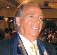 Allen Parker aparece desnudo en el p�lpito